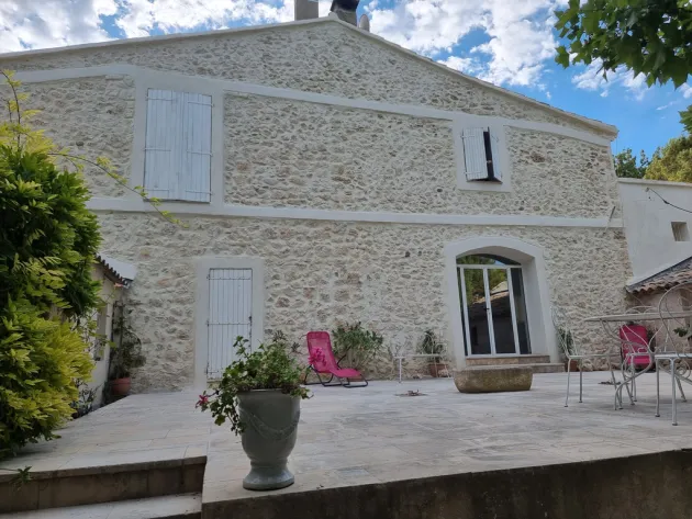 façade  provençale d'une villa rénovée par arco façade