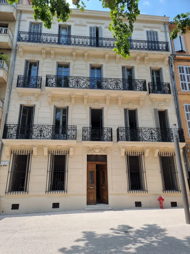 façade  provençale d'une villa rénovée par arco façade
