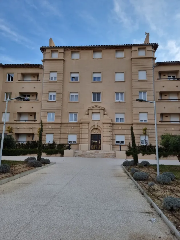 façade  provençale d'une villa rénovée par arco façade