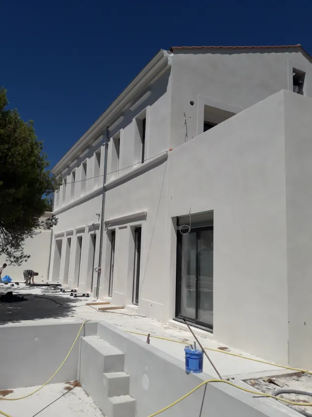 façade  provençale d'une villa rénovée par arco façade